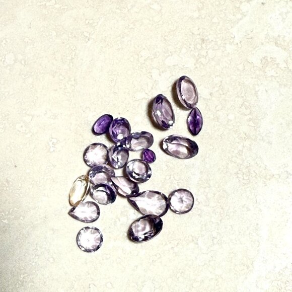 2/20$ Small Glass Bottle Pendant + Tiny Genuine Amethyst Cabochons - Picture 2 of 7